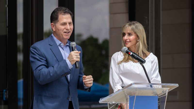 EVeez receives 5.4M in Funding from the Dell Foundation, pictured are Michael & Susan Dell. 