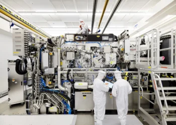 The Rise of Fabless Semiconductors in India: A Shift towards Innovation and Cost-Efficiency