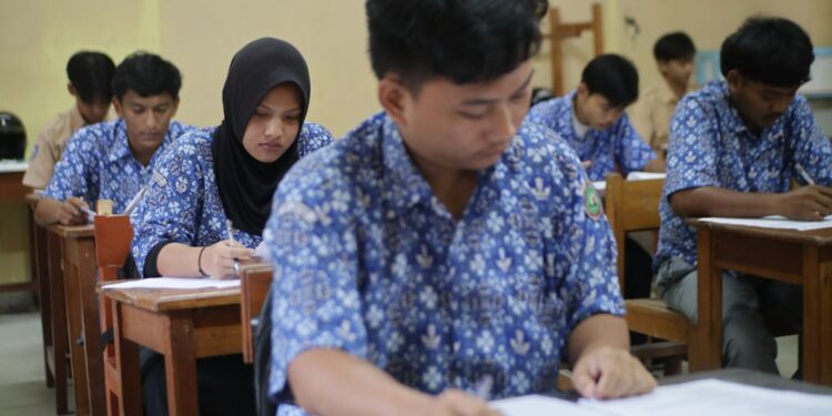 PhysicsWallah Reverses Student Lending Policy as Shares Soar Nearly 18%